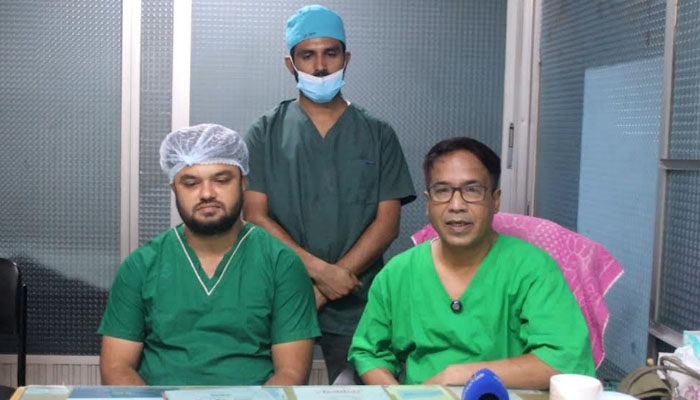 অপারেশনের দেড় বছর পর রোগীর পেট থেকে বের হলো মপ অপারেশনের দেড় বছর পর রোগীর পেট থেকে বের হলো মপ