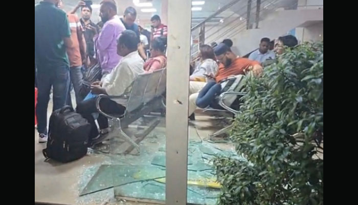 মালিবাগে সোহাগ পরিবহনের বাস কাউন্টারে হামলা ও ভাঙচুর