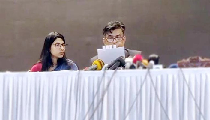 ‘মানবতাবিরোধী অপরাধে অভিযুক্তরা নির্বাচনে অংশ নিতে পারবেন না’ ‘মানবতাবিরোধী অপরাধে অভিযুক্তরা নির্বাচনে অংশ নিতে পারবেন না’