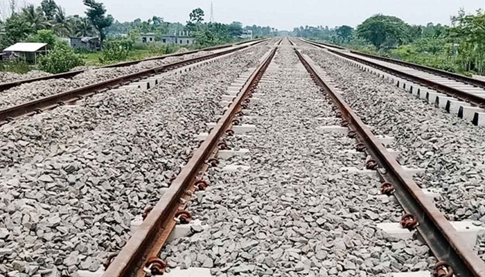 রামুতে রেলে কাটা পড়ে যুবকের মৃত্যু রামুতে রেলে কাটা পড়ে যুবকের মৃত্যু