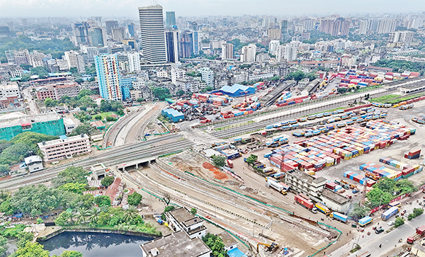 আন্ডারপাস নির্মাণের কাজ শেষ পর্যায়ে আন্ডারপাস নির্মাণের কাজ শেষ পর্যায়ে