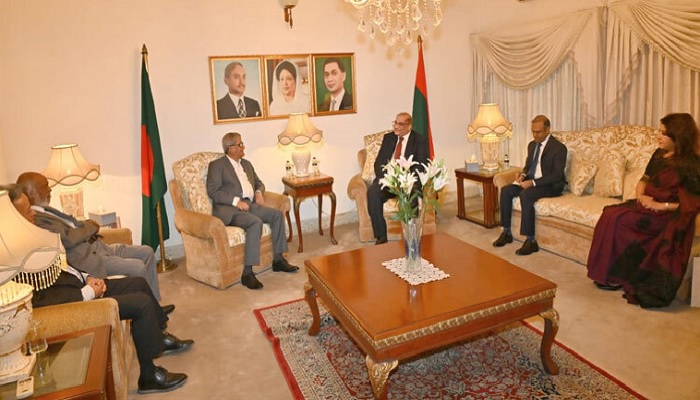 বিএনপি নেতাদের সঙ্গে পাকিস্তানের হাইকমিশনারের বৈঠক বিএনপি নেতাদের সঙ্গে পাকিস্তানের হাইকমিশনারের বৈঠক