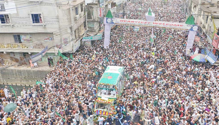 সারাদেশে ধর্মীয় ভাবগাম্ভীর্যের মধ্য দিয়ে ঈদে মিলাদুন্নবী পালিত