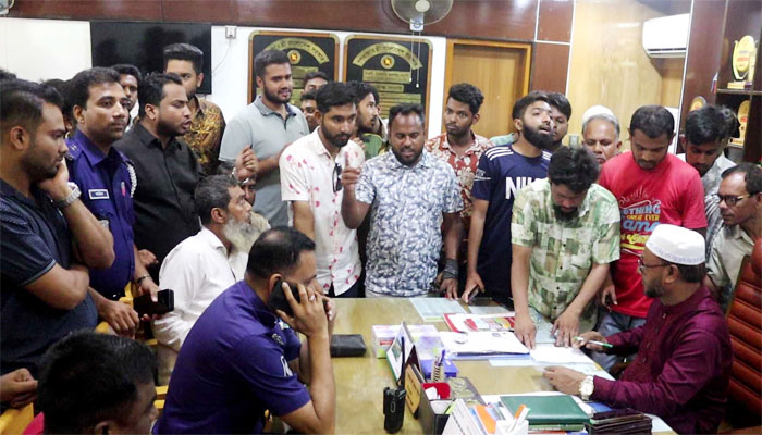 নওগাঁ ছাত্রদলের আহ্বায়কের ওপর হামলার অভিযোগ নওগাঁ ছাত্রদলের আহ্বায়কের ওপর হামলার অভিযোগ