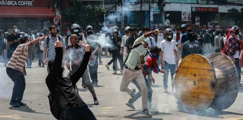 নেপালের সরকারবিরোধী বিক্ষোভে পুলিশের গুলি, নিহত বেড়ে ১৯ নেপালের সরকারবিরোধী বিক্ষোভে পুলিশের গুলি, নিহত বেড়ে ১৯