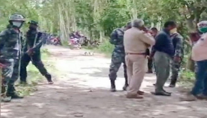 ভারত-নেপাল সীমান্তে উত্তেজনা ঘিরে সতর্কতা জারি ভারত-নেপাল সীমান্তে উত্তেজনা ঘিরে সতর্কতা জারি