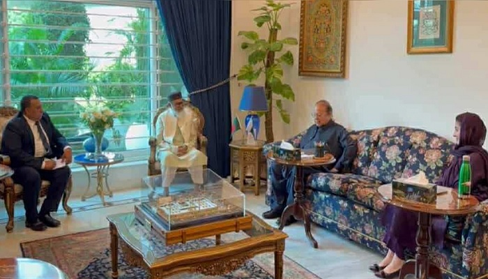 নওয়াজ শরিফ ও পাঞ্জাবের মুখ্যমন্ত্রীর সাথে ধর্ম উপদেষ্টার সাক্ষাৎ নওয়াজ শরিফ ও পাঞ্জাবের মুখ্যমন্ত্রীর সাথে ধর্ম উপদেষ্টার সাক্ষাৎ