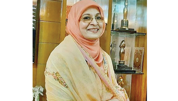 পাঁচ বছর পর দেশে ফিরলেন শাবানা পাঁচ বছর পর দেশে ফিরলেন শাবানা