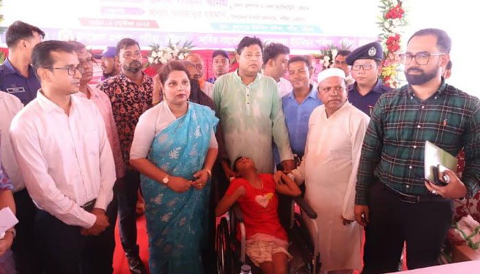 জনগণের দোরগোড়ায় সেবা পৌঁছানো আমাদের মূল লক্ষ্য: ডিসি ফরিদা খানম জনগণের দোরগোড়ায় সেবা পৌঁছানো আমাদের মূল লক্ষ্য: ডিসি ফরিদা খানম