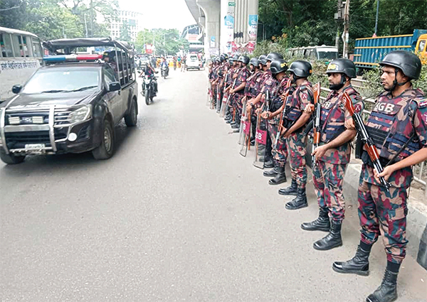 ডাকসু নির্বাচনে অনাকাঙ্ক্ষিত পরিস্থিতি এড়াতে কঠোর নিরাপত্তা ডাকসু নির্বাচনে অনাকাঙ্ক্ষিত পরিস্থিতি এড়াতে কঠোর নিরাপত্তা
