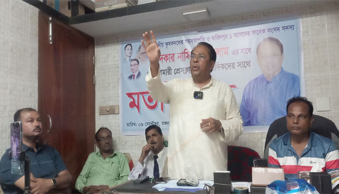 বোয়ালমারীতে খন্দকার নাসিরের সাথে সাংবাদিকদের মতবিনিময় বোয়ালমারীতে খন্দকার নাসিরের সাথে সাংবাদিকদের মতবিনিময়