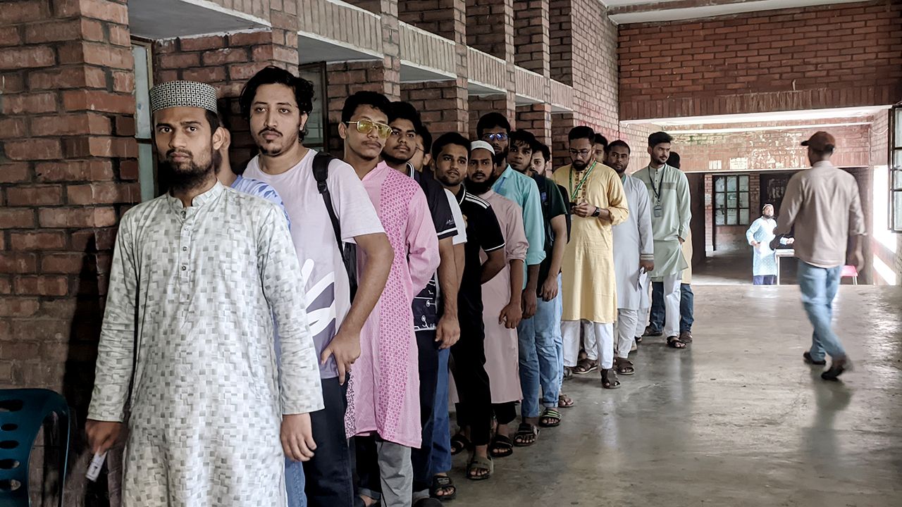 জাকসু নির্বাচনের ভোটগ্রহণ শুরু