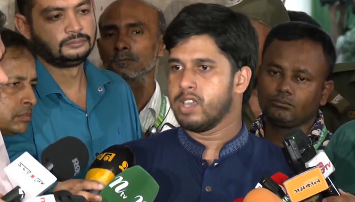 ভোট দিলেন ছাত্রশিবির সমর্থিত ভিপি প্রার্থী