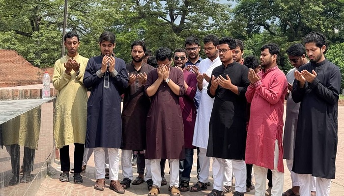 বুদ্ধিজীবী স্মৃতিসৌধে বিজয়ী শিবির প্যানেলের দোয়া-মোনাজাত বুদ্ধিজীবী স্মৃতিসৌধে বিজয়ী শিবির প্যানেলের দোয়া-মোনাজাত