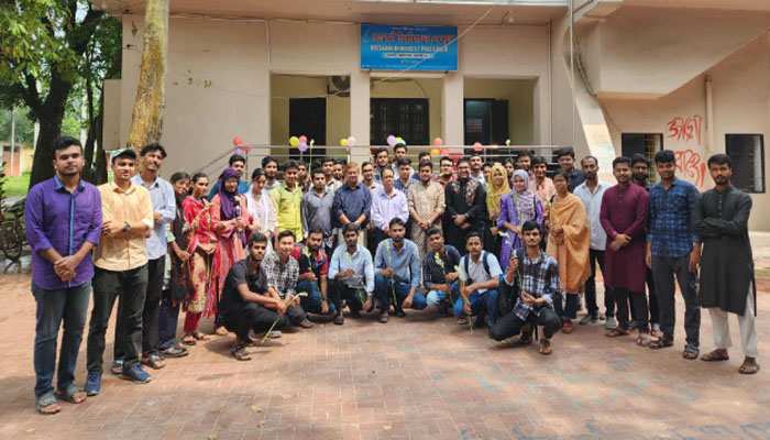 নবীন শিক্ষার্থীদের বরণ করে নিল রাবি প্রেসক্লাব