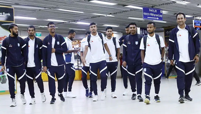 নেপালে ম্যাচ বাতিল, বিশেষ বিমানে ঢাকায় ফিরলেন ফুটবলাররা নেপালে ম্যাচ বাতিল, বিশেষ বিমানে ঢাকায় ফিরলেন ফুটবলাররা