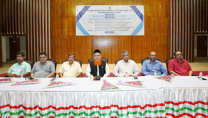 নতুন জ্ঞানের সন্ধান পেতে গবেষণার সাহায্য প্রয়োজন: চুয়েট ভিসি