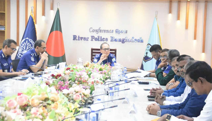 শারদীয় দুর্গাপূজা: নৌ পুলিশের নিরাপত্তা জোরদারের নির্দেশ শারদীয় দুর্গাপূজা: নৌ পুলিশের নিরাপত্তা জোরদারের নির্দেশ