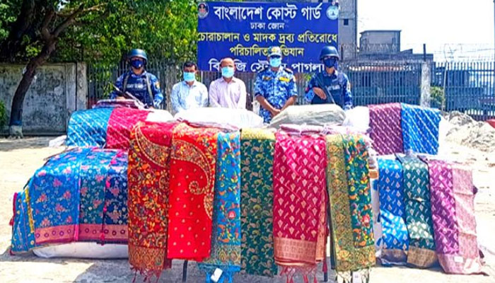 নারায়ণগঞ্জে ৫ কোটি টাকার ভারতীয় শাড়ি উদ্ধার নারায়ণগঞ্জে ৫ কোটি টাকার ভারতীয় শাড়ি উদ্ধার