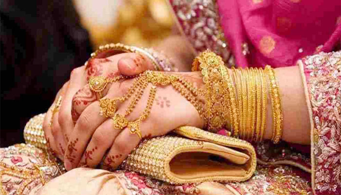 একলাফে ২০ হাজার বেড়ে ইতিহাসে স্বর্ণের সর্বোচ্চ দাম একলাফে ২০ হাজার বেড়ে ইতিহাসে স্বর্ণের সর্বোচ্চ দাম