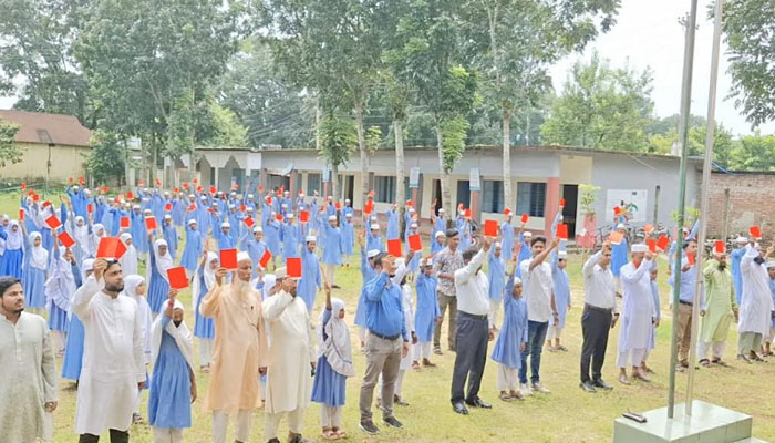 দুর্গাপুরে বাল্যবিয়ে-মাদককে লালকার্ড দেখাল শিক্ষার্থীরা
