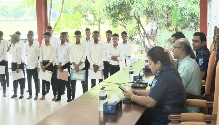 না’গঞ্জে টিআরসি পদে নিয়োগ পরীক্ষায় প্রাথমিকভাবে উত্তীর্ণ ১৭ না’গঞ্জে টিআরসি পদে নিয়োগ পরীক্ষায় প্রাথমিকভাবে উত্তীর্ণ ১৭