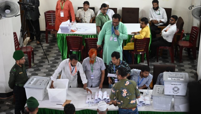 জাকসু নির্বাচন: তৃতীয় দিনেও চলছে ভোট গণনা