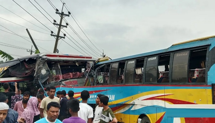 ময়মনসিংহে দুই বাসের সংঘর্ষে নিহত ২, আহত ১০
