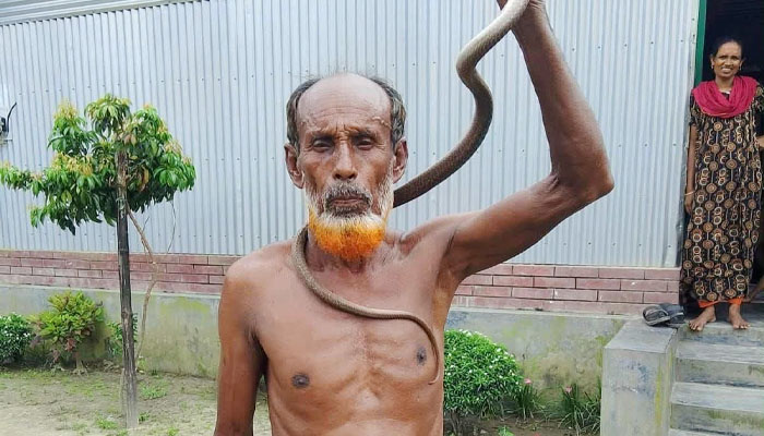 শেরপুরে সাপের কামড়ে ওঝার মৃত্যু