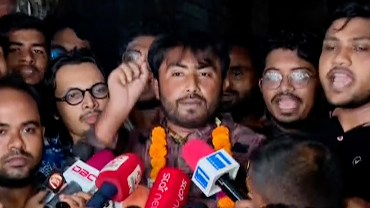 বিশ্ববিদ্যালয় থেকে দলীয় রাজনৈতিক চর্চা বন্ধের প্রতিশ্রুতি নবনির্বাচিত জাকসু ভিপির বিশ্ববিদ্যালয় থেকে দলীয় রাজনৈতিক চর্চা বন্ধের প্রতিশ্রুতি নবনির্বাচিত জাকসু ভিপির