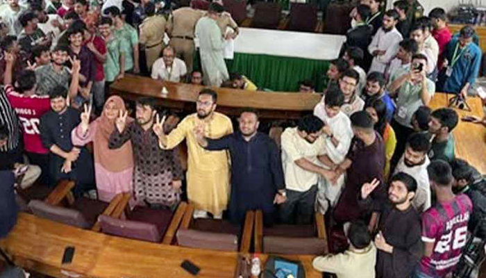 জাকসুর ২৫ পদের ২০টিতেই শিবির সমর্থিত প্রার্থীর জয় জাকসুর ২৫ পদের ২০টিতেই শিবির সমর্থিত প্রার্থীর জয়