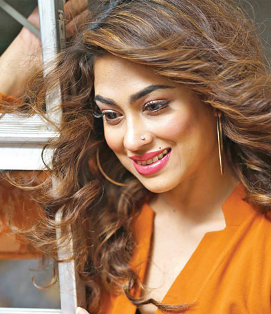 যে কারণে ক্ষমা চাইলেন পপি যে কারণে ক্ষমা চাইলেন পপি