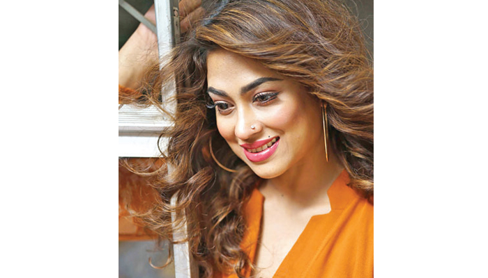 যে কারণে ক্ষমা চাইলেন পপি যে কারণে ক্ষমা চাইলেন পপি