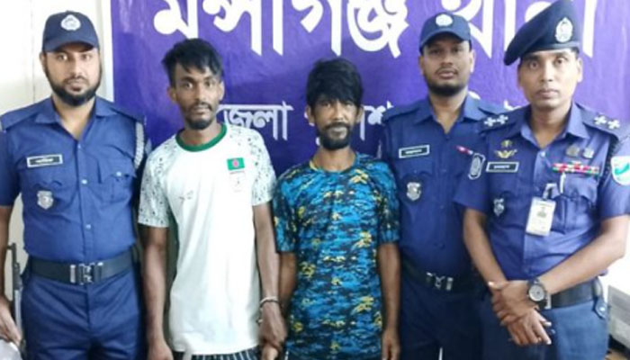 মুন্সীগঞ্জে যৌথবাহিনীর অভিযানে ১৭ দেশীয় অস্ত্রসহ আটক ২ মুন্সীগঞ্জে যৌথবাহিনীর অভিযানে ১৭ দেশীয় অস্ত্রসহ আটক ২