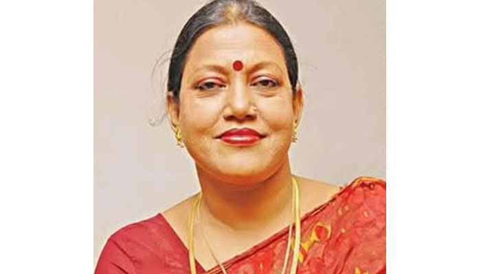 বাবা-মায়ের পাশে প্রস্তুত ফরিদা পারভীনের কবর বাবা-মায়ের পাশে প্রস্তুত ফরিদা পারভীনের কবর