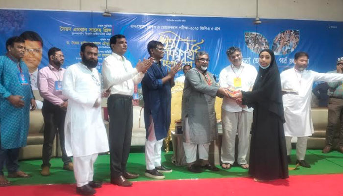 ঈশ্বরগঞ্জে কৃতি শিক্ষার্থীদের সংবর্ধনা