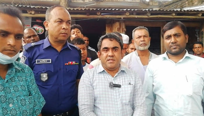 দামুড়হুদায় এক প্রতিষ্ঠানকে ৫০ হাজার টাকা জরিমানা দামুড়হুদায় এক প্রতিষ্ঠানকে ৫০ হাজার টাকা জরিমানা