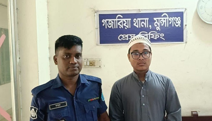 মাদ্রাসাছাত্রকে বলাৎকারের অভিযোগে শিক্ষক আটক মাদ্রাসাছাত্রকে বলাৎকারের অভিযোগে শিক্ষক আটক