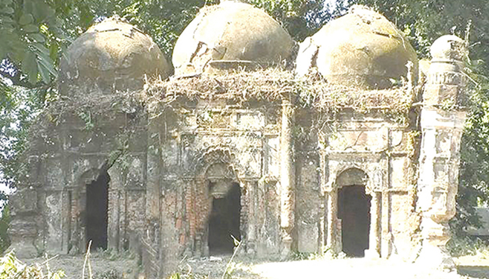 বিলুপ্তির পথে গাজী শাহ পীরপাল মসজিদ বিলুপ্তির পথে গাজী শাহ পীরপাল মসজিদ