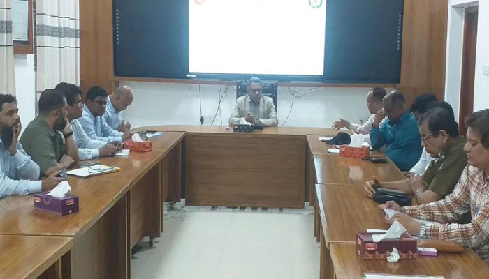 পাবনা-ঢাকা একটি ট্রেন আগে দেব: রেলপথ সচিব পাবনা-ঢাকা একটি ট্রেন আগে দেব: রেলপথ সচিব