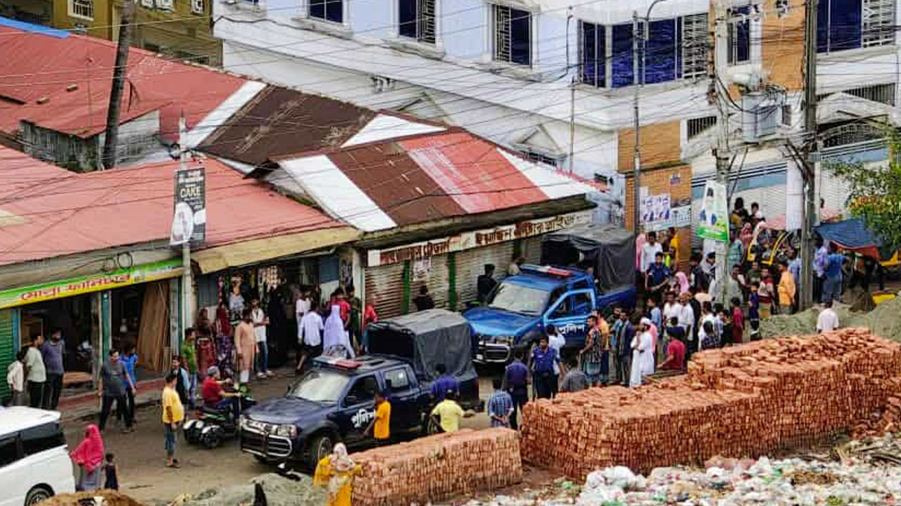 নারায়ণগঞ্জে স্বামী-স্ত্রী ও শিশু সন্তানের লাশ উদ্ধার নারায়ণগঞ্জে স্বামী-স্ত্রী ও শিশু সন্তানের লাশ উদ্ধার