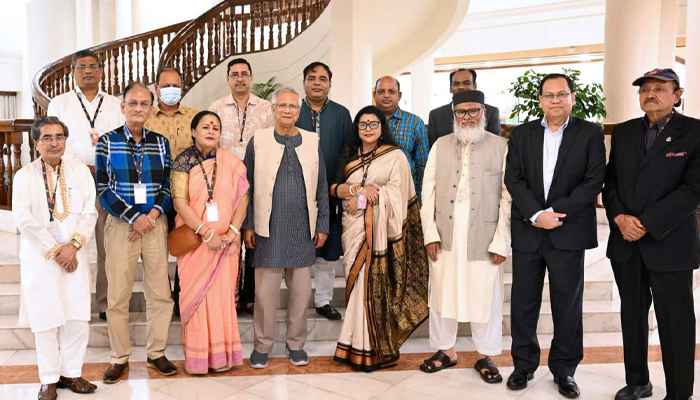 হিন্দু ধর্মীয় নেতাদের সঙ্গে বৈঠক করলেন প্রধান উপদেষ্টা হিন্দু ধর্মীয় নেতাদের সঙ্গে বৈঠক করলেন প্রধান উপদেষ্টা