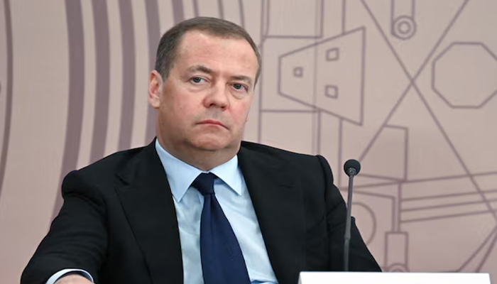 ইউরোপকে তাড়িয়ে বেড়ানোর হুমকি দিলো রাশিয়া ইউরোপকে তাড়িয়ে বেড়ানোর হুমকি দিলো রাশিয়া