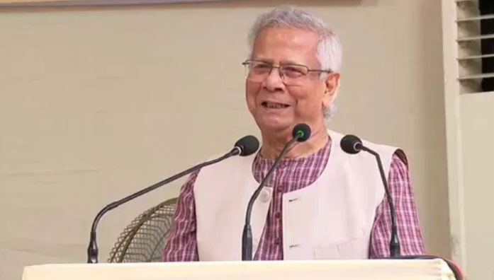 ঢাকেশ্বরী মন্দির পরিদর্শনে প্রধান উপদেষ্টা ঢাকেশ্বরী মন্দির পরিদর্শনে প্রধান উপদেষ্টা