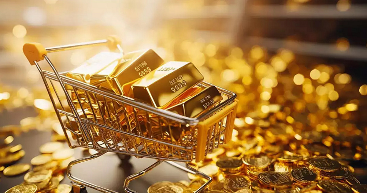 ইতিহাসের সব রেকর্ড ভেঙে নতুন উচ্চতায় স্বর্ণের দাম ইতিহাসের সব রেকর্ড ভেঙে নতুন উচ্চতায় স্বর্ণের দাম