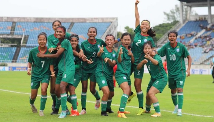 নভেম্বরে ত্রিদেশীয় টুর্নামেন্ট আয়োজন করতে চায় বাফুফে নভেম্বরে ত্রিদেশীয় টুর্নামেন্ট আয়োজন করতে চায় বাফুফে