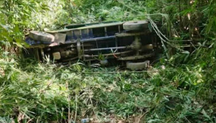 সাজেকে জিপ খাদে পড়ে খুলনা বিশ্ববিদ্যালয়ের ছাত্রী নিহত, আহত ১২ সাজেকে জিপ খাদে পড়ে খুলনা বিশ্ববিদ্যালয়ের ছাত্রী নিহত, আহত ১২