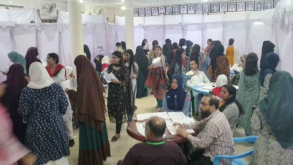 ডাকসুতে ভোট কারচুপির অভিযোগে সিসিটিভি যাচাই ডাকসুতে ভোট কারচুপির অভিযোগে সিসিটিভি যাচাই