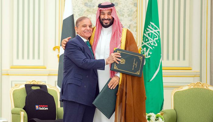 নতুন প্রতিরক্ষা চুক্তি করলো সৌদি আরব-পাকিস্তান নতুন প্রতিরক্ষা চুক্তি করলো সৌদি আরব-পাকিস্তান