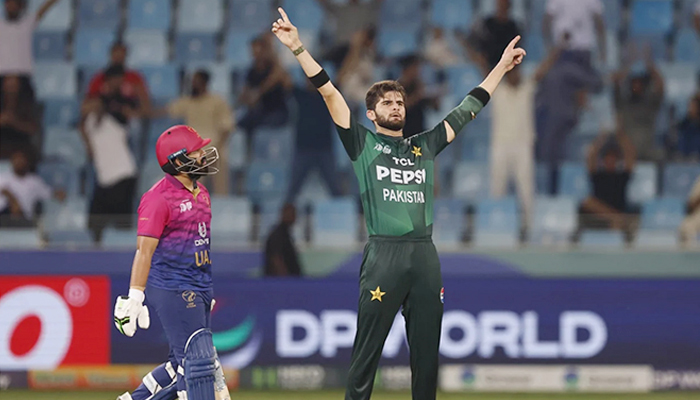 আরব আমিরাতকে বিদায় করে সুপার ফোরে পাকিস্তান আরব আমিরাতকে বিদায় করে সুপার ফোরে পাকিস্তান